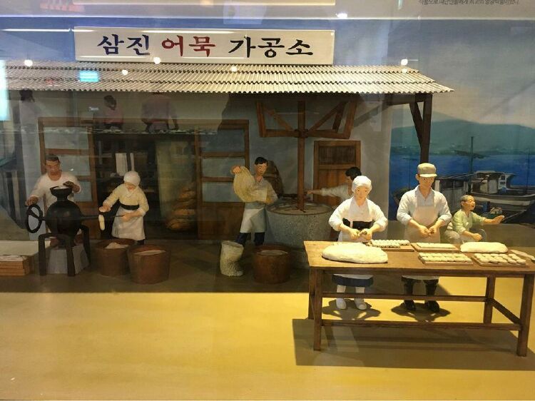 Truyền thống sản xuất chả cá Hàn Quốc Busan Eomuk